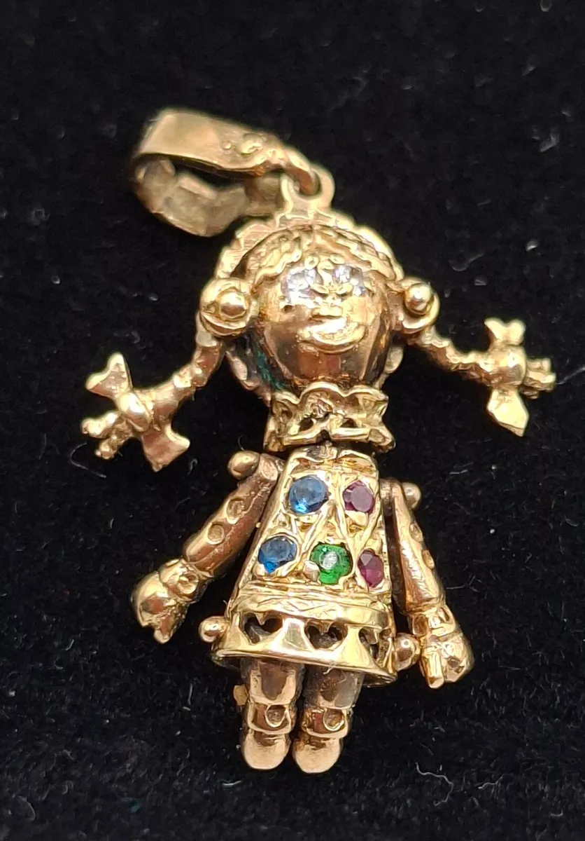 Vintage 9ct ragdoll pendant - Image 1