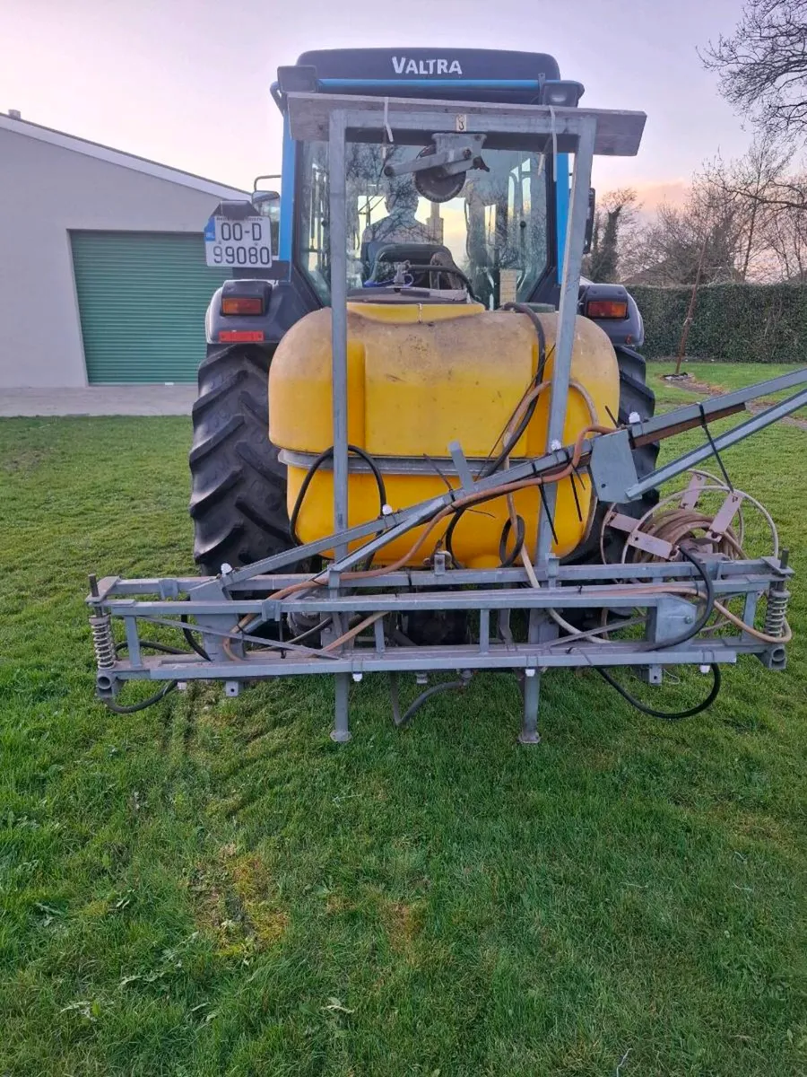 300 litre sprayer - Image 2