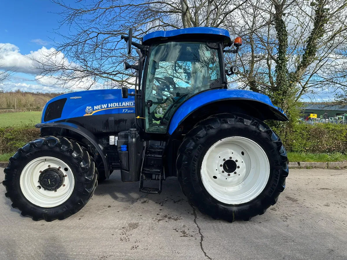 New Holland T7.200 - Image 1