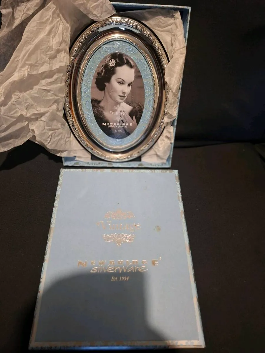 Lovely Vintage Newbridge Silverware photo frame - Image 2