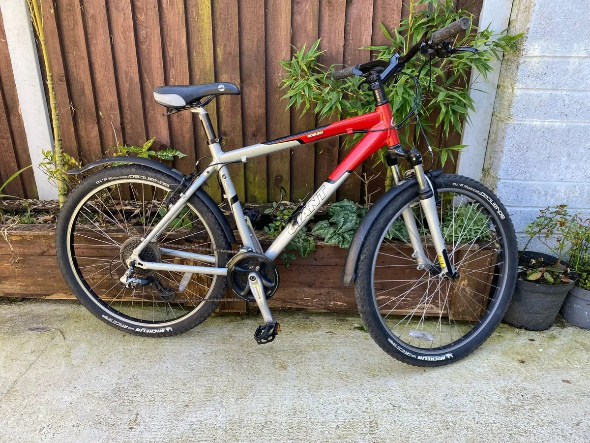 Giant boulder M 26x2.10 wheels 24 speed 19.5 - Image 3