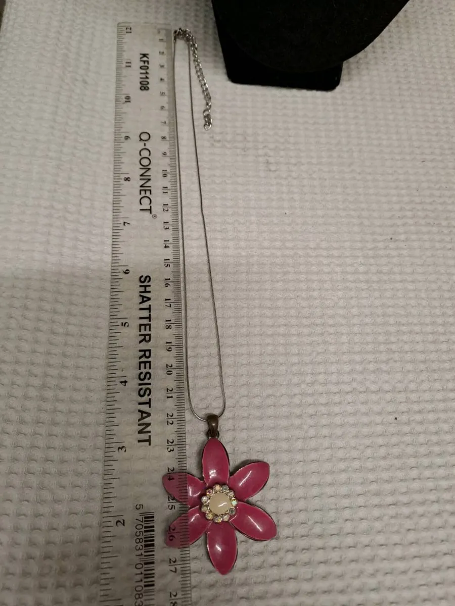 Pink Flower Pendant Necklace - Image 4