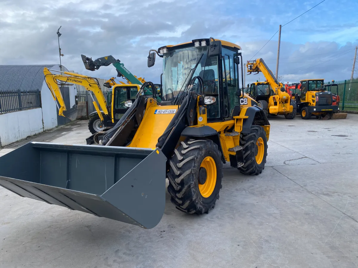 JCB 411 2019 (18132) - Image 2