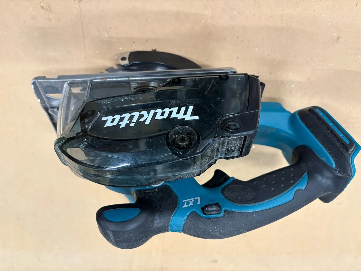 Makita dcs552z mint condition - Image 1