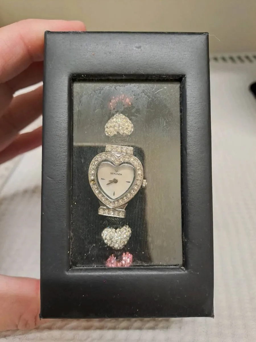 Sekonda Heart Watch - Image 3