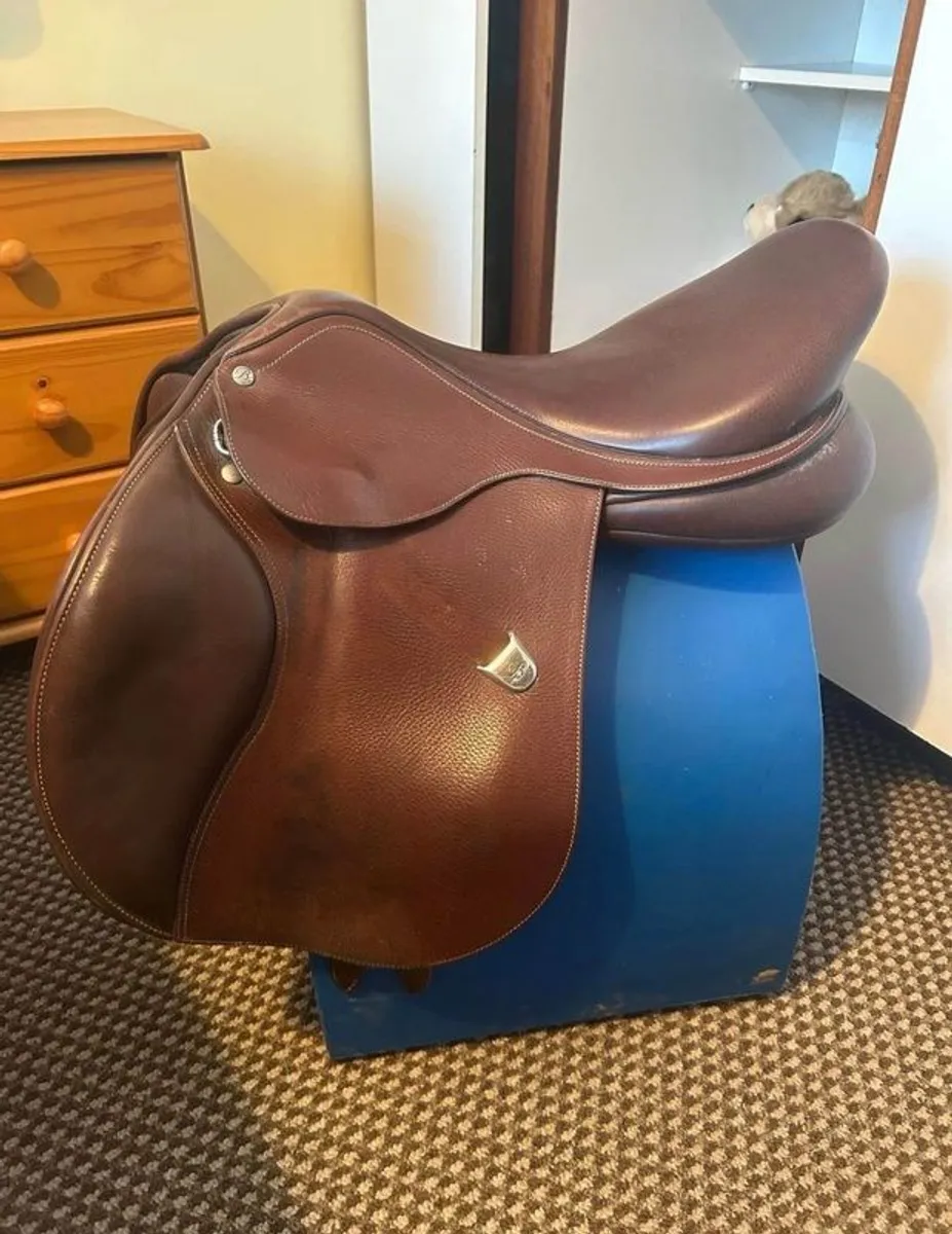 Bates GP Saddle - Image 2