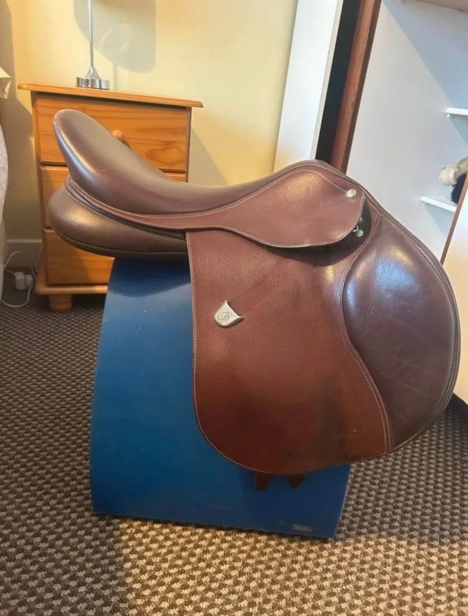 Bates GP Saddle - Image 3