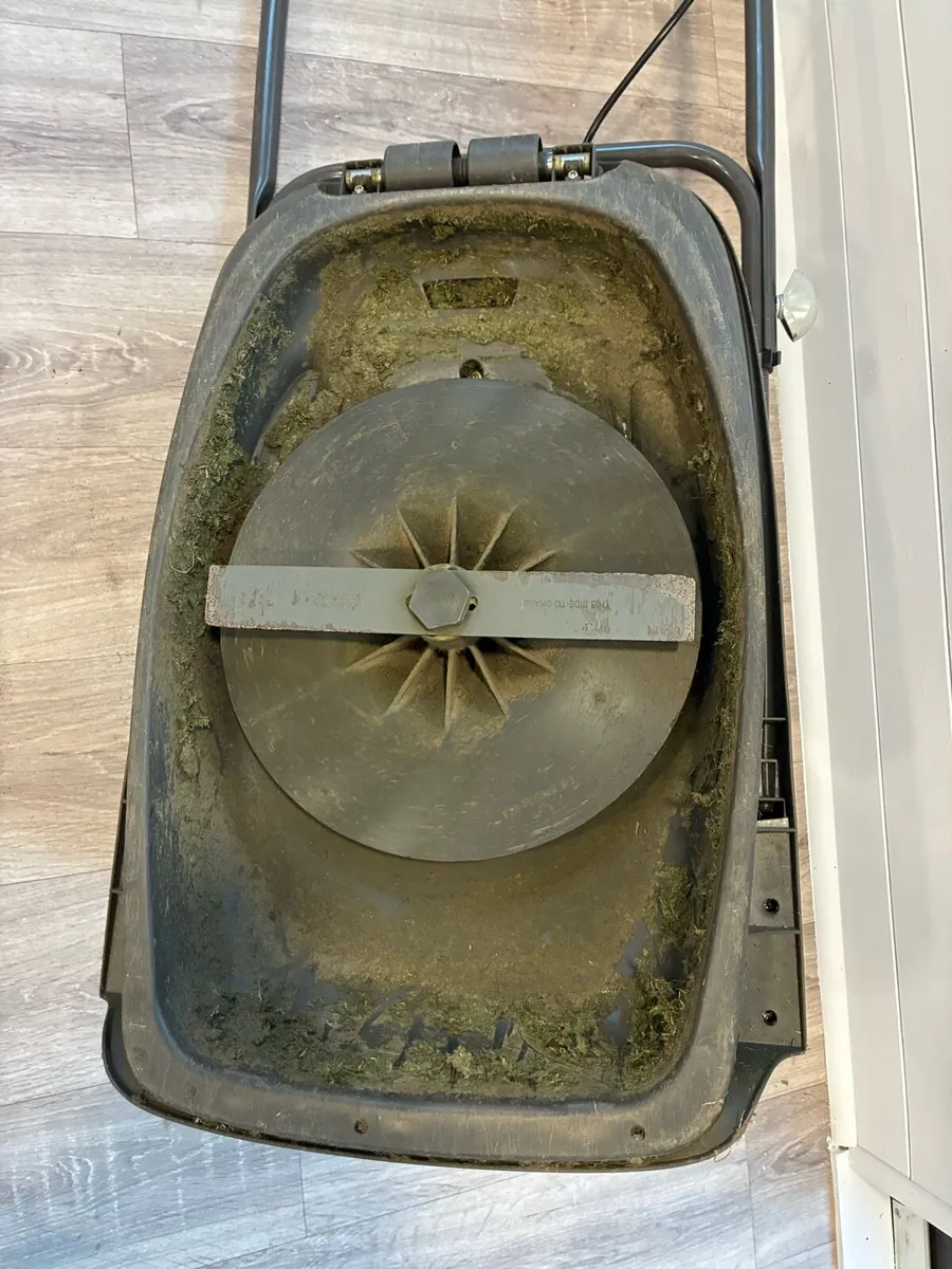 Lawn mower flymo simpliglide 300 electric - Image 3