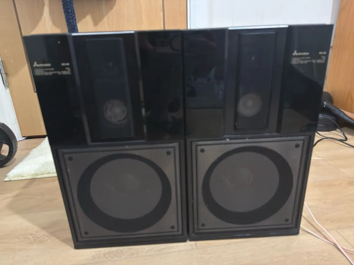 Amplifier With speakers - Image 2