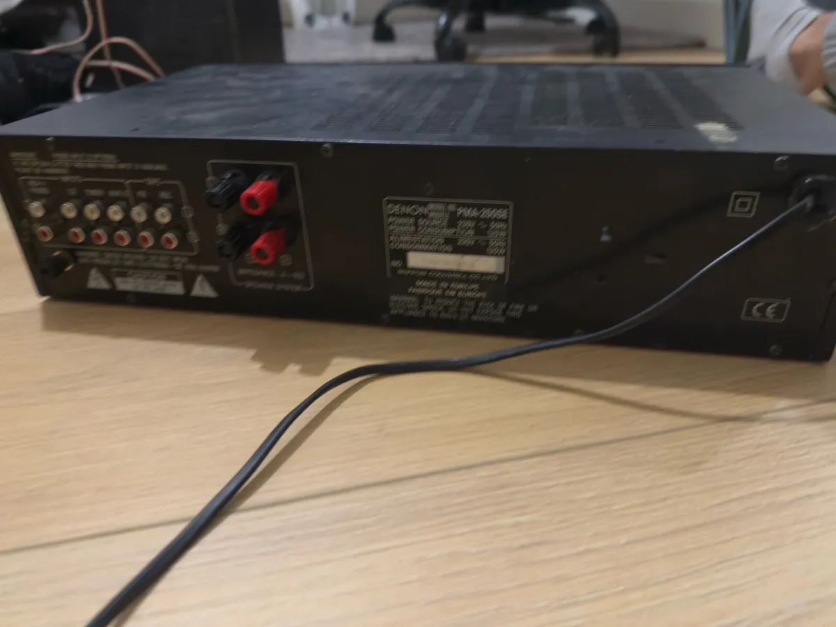 Amplifier With speakers - Image 3