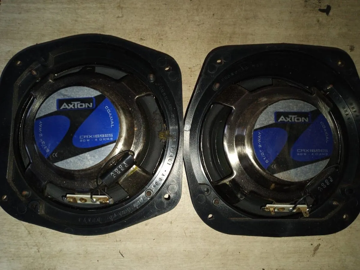 Axton CAX169es speakers - Image 1