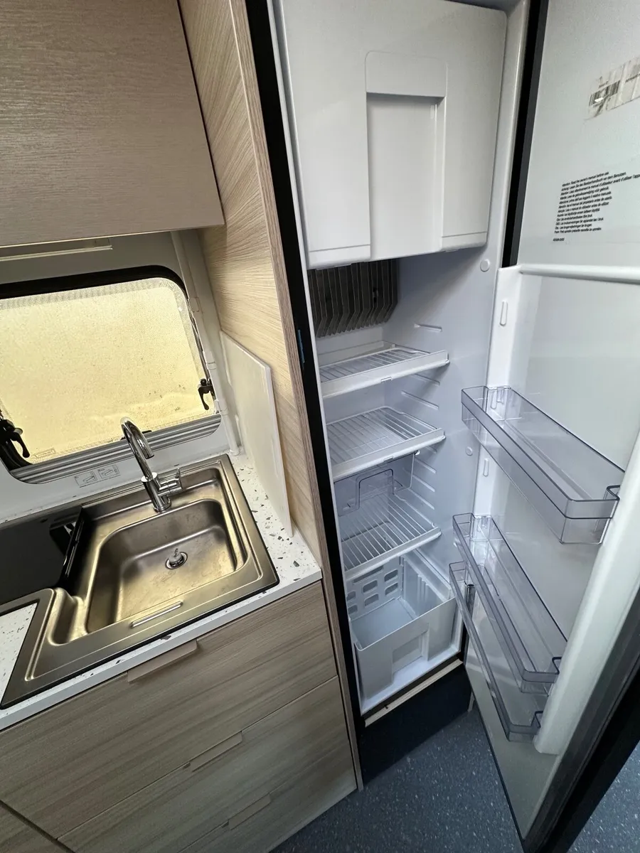 6 Berth Caravan - Image 3