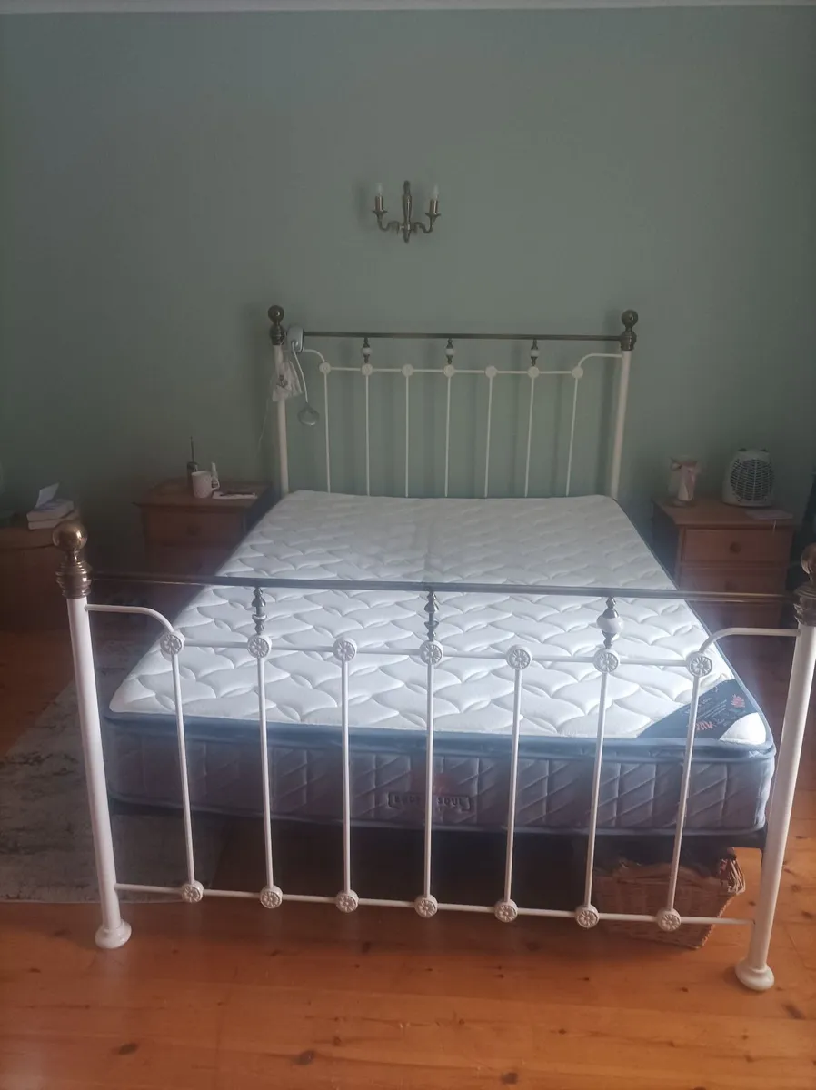 Bed and matress - Image 1