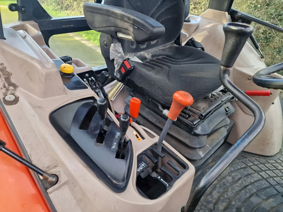 Kubota M6060 60hp Compact Tractor with Loader - Image 4