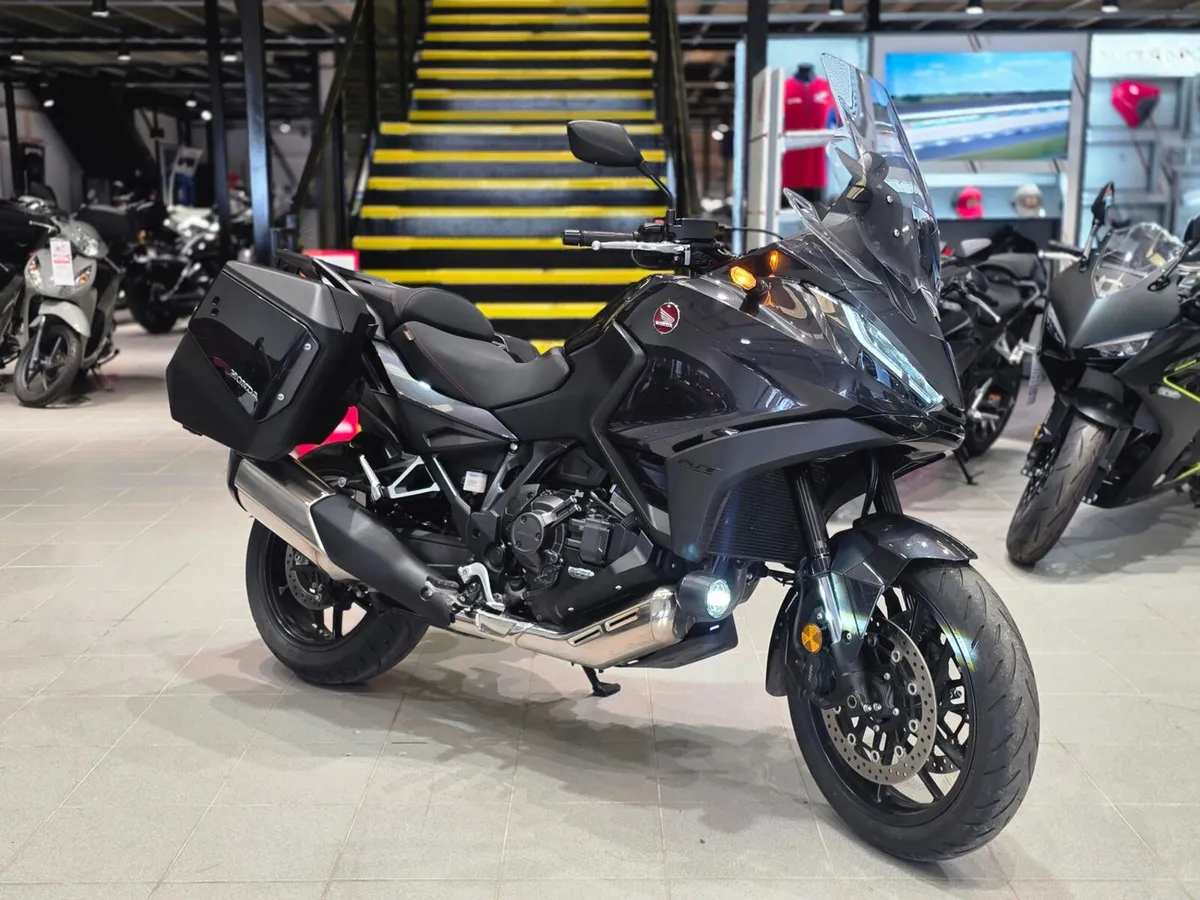 Honda NT1100DCT - Image 1