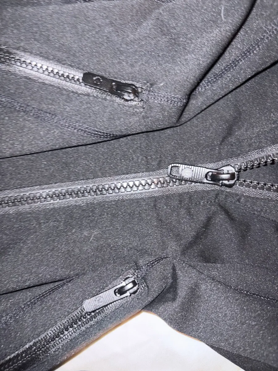 Lululemon jacket uk10-12 with free lulu socks - Image 3