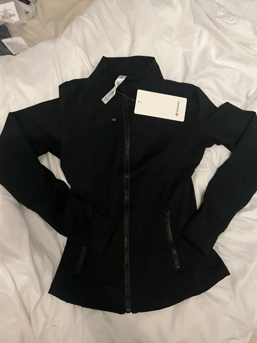 Lululemon jacket uk10-12 with free lulu socks - Image 1