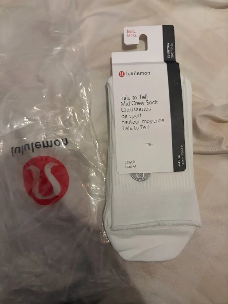 Lululemon jacket uk10-12 with free lulu socks - Image 2