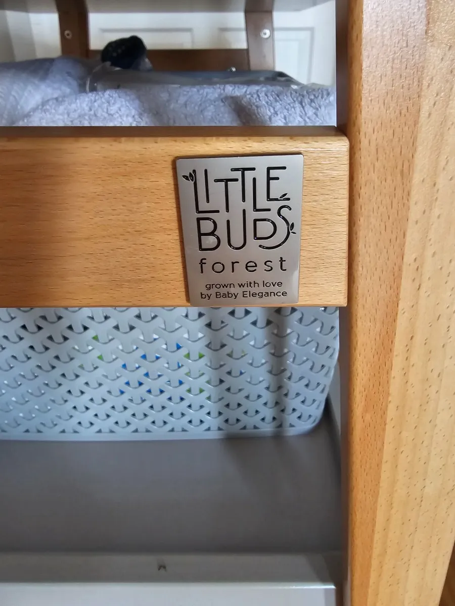 Changing table - Image 2