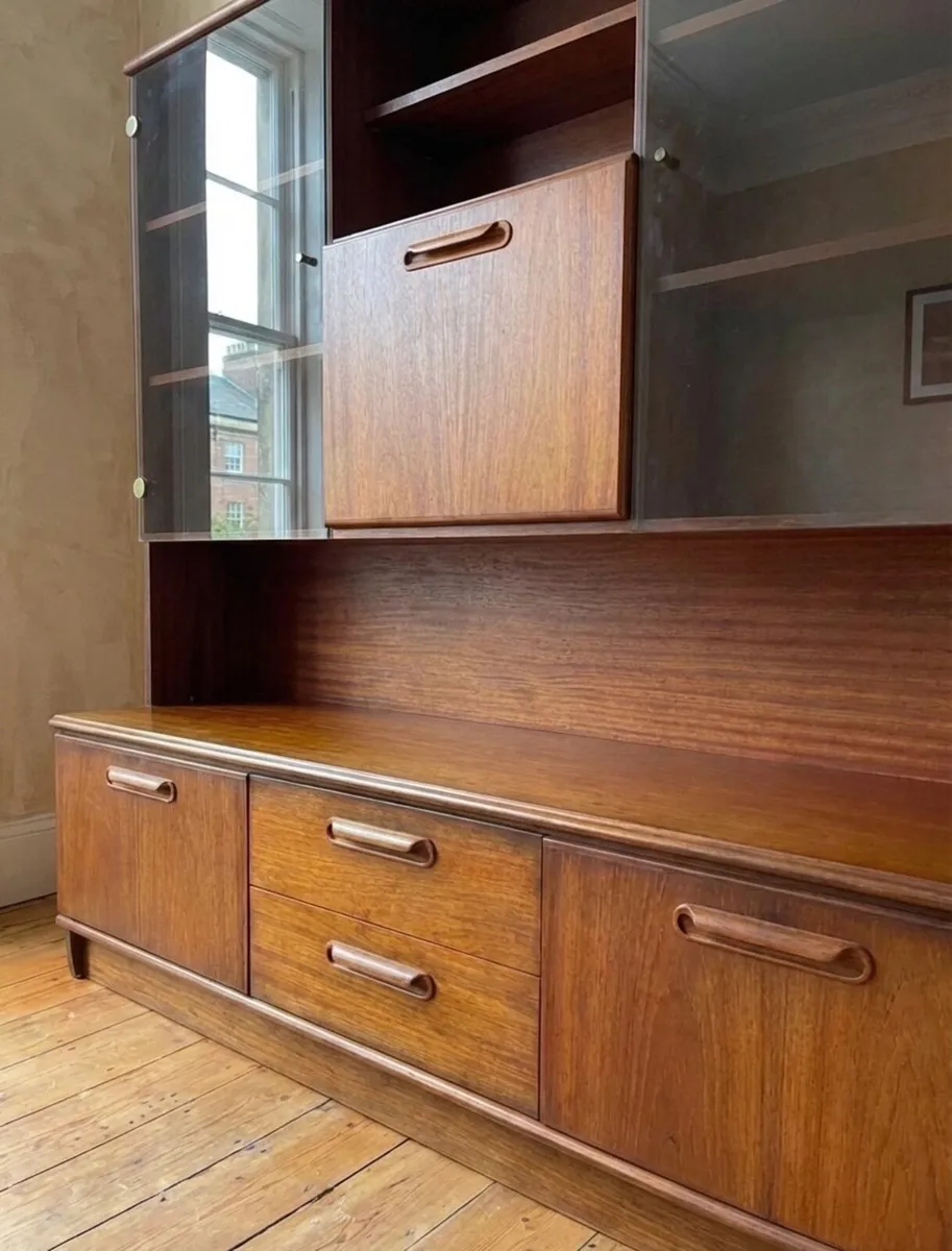 Mid Century Teak Display Cabinet / Wall Unit / Bar - Image 3