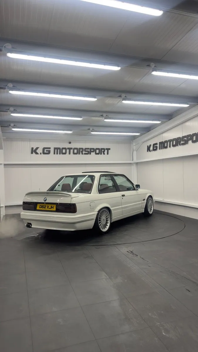 1989 BMW 325i - Image 2