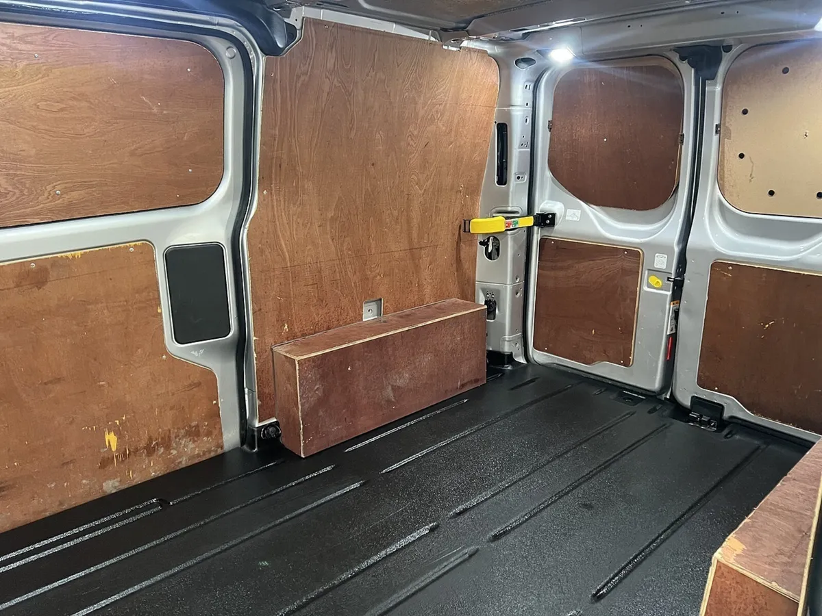 2022 Ford Transit Custom Panel Van - Image 3