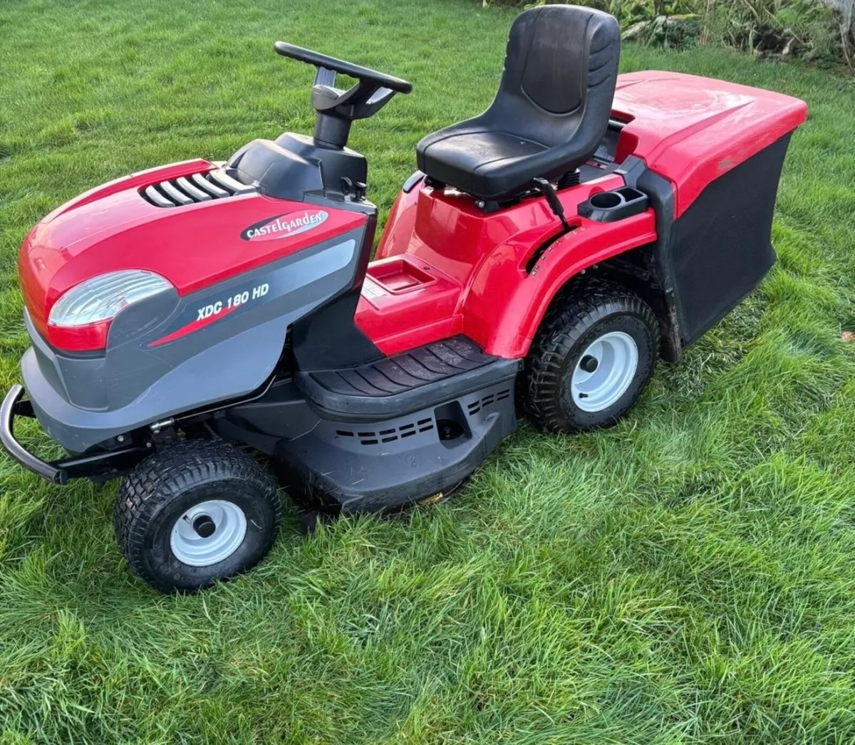 Mint Condition Castlegarden mower - Image 1