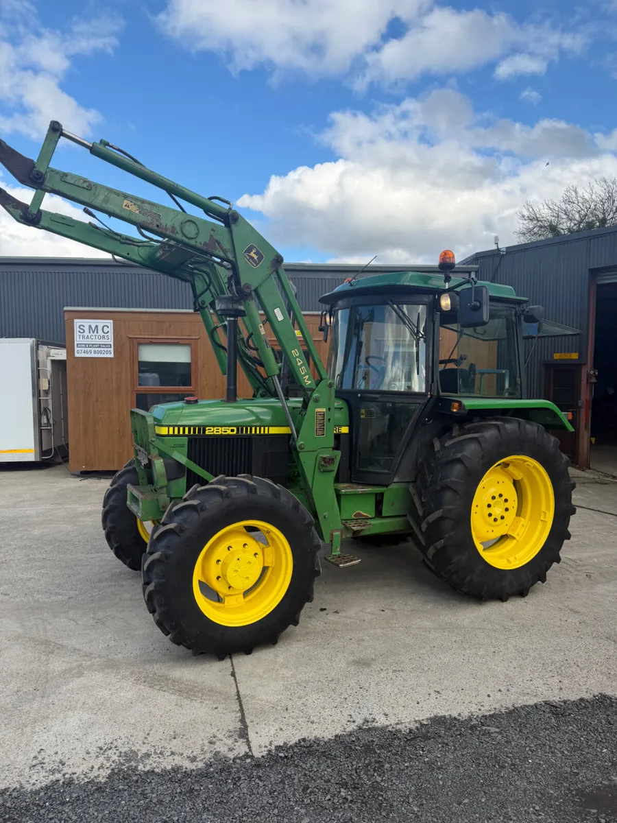 John Deere 2850 - Image 1