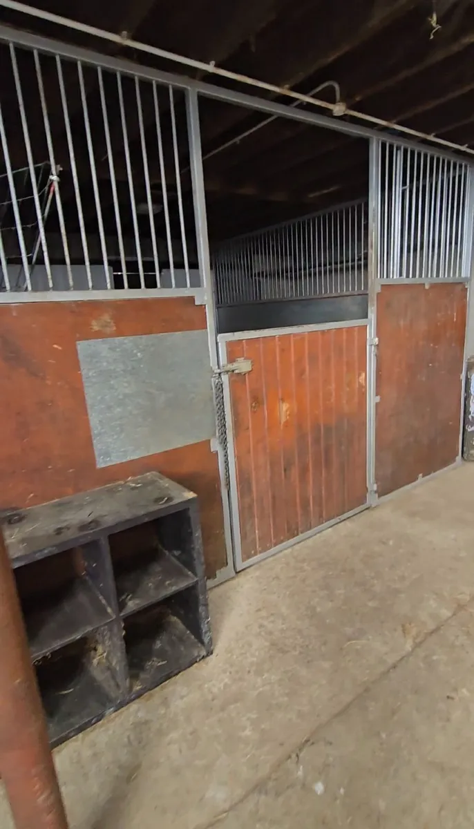 Internal Stables - 12ft x 12ft - Great Condition - Image 1