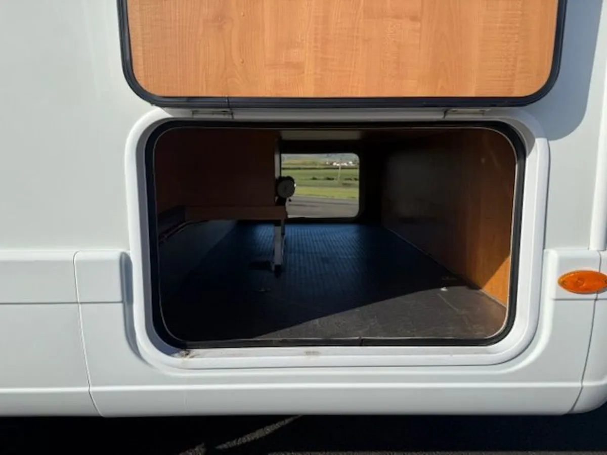 VAT QUALIFYING 2011 AUTO-TRAIL APACHE 634 4 BERTH - Image 2