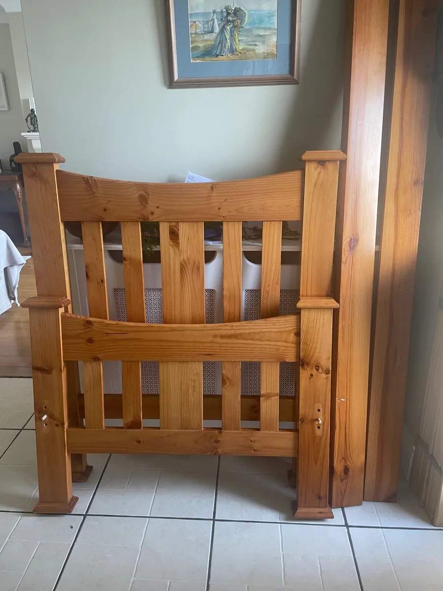 Single bed - Image 1