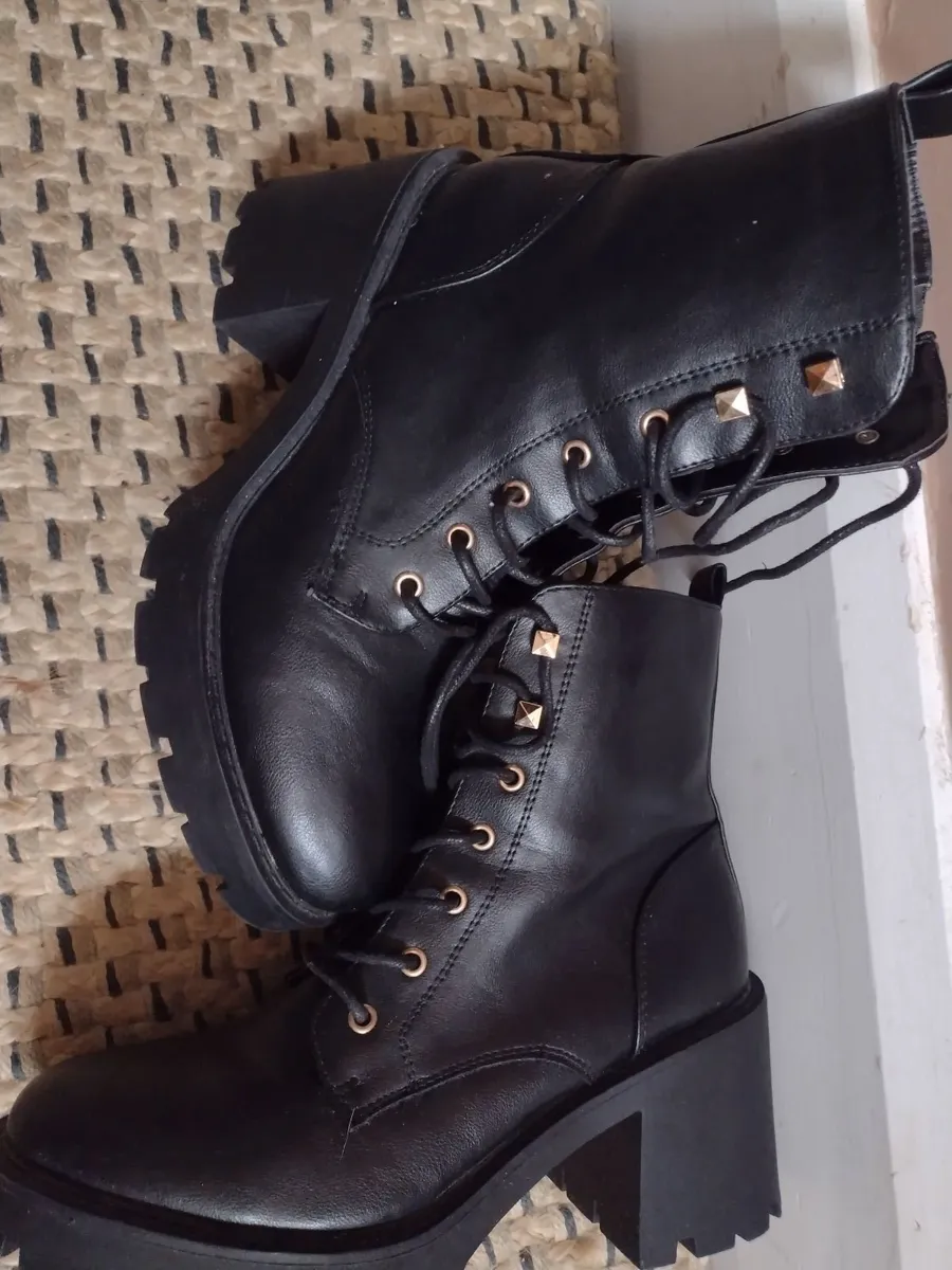 Brand new ladies lace up boots UK 6 - Image 1