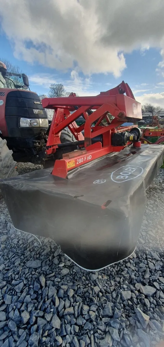 Lely 9 foot front disc mower - Image 1