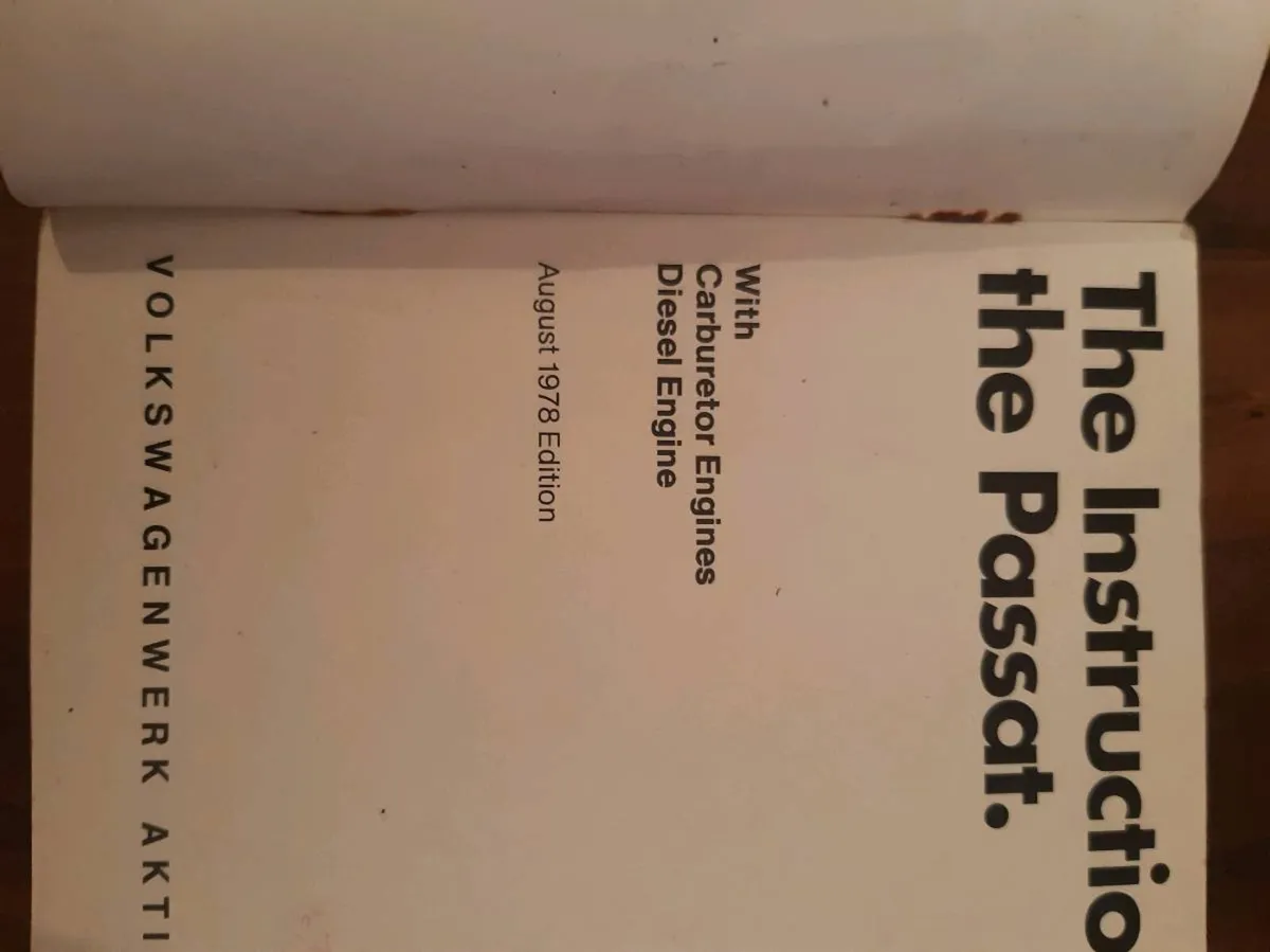 VW Passat Owner's Manual - Image 2