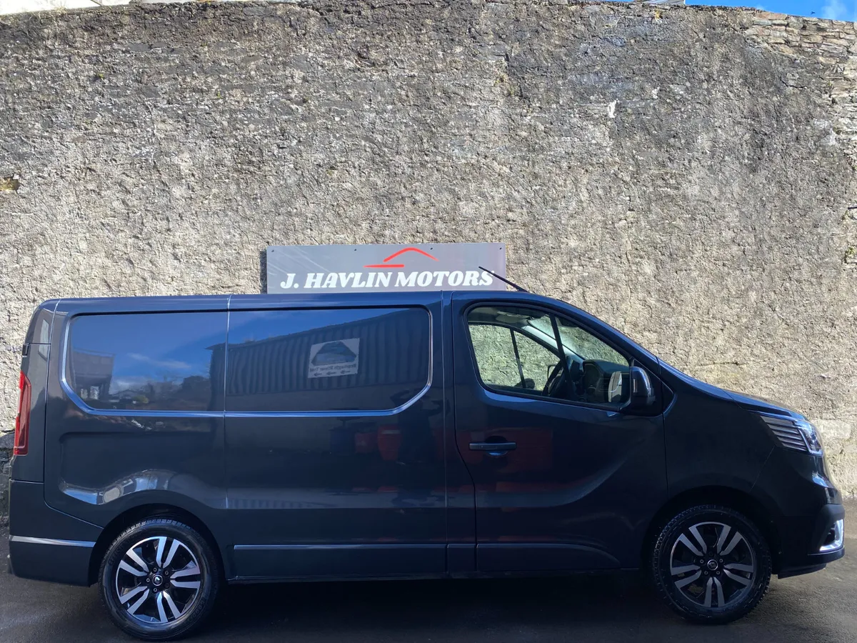 March 2023 Renault Trafic Sport+ SWB 150 - Image 3