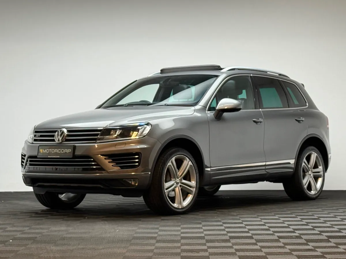 Volkswagen Touareg R-LINE PLUS 2 SEATER *PAN ROOF* - Image 3
