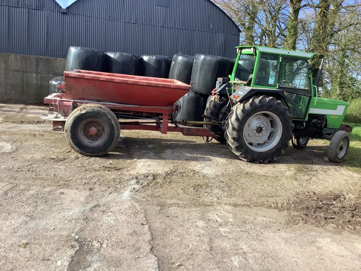 Lime spreader - Image 1