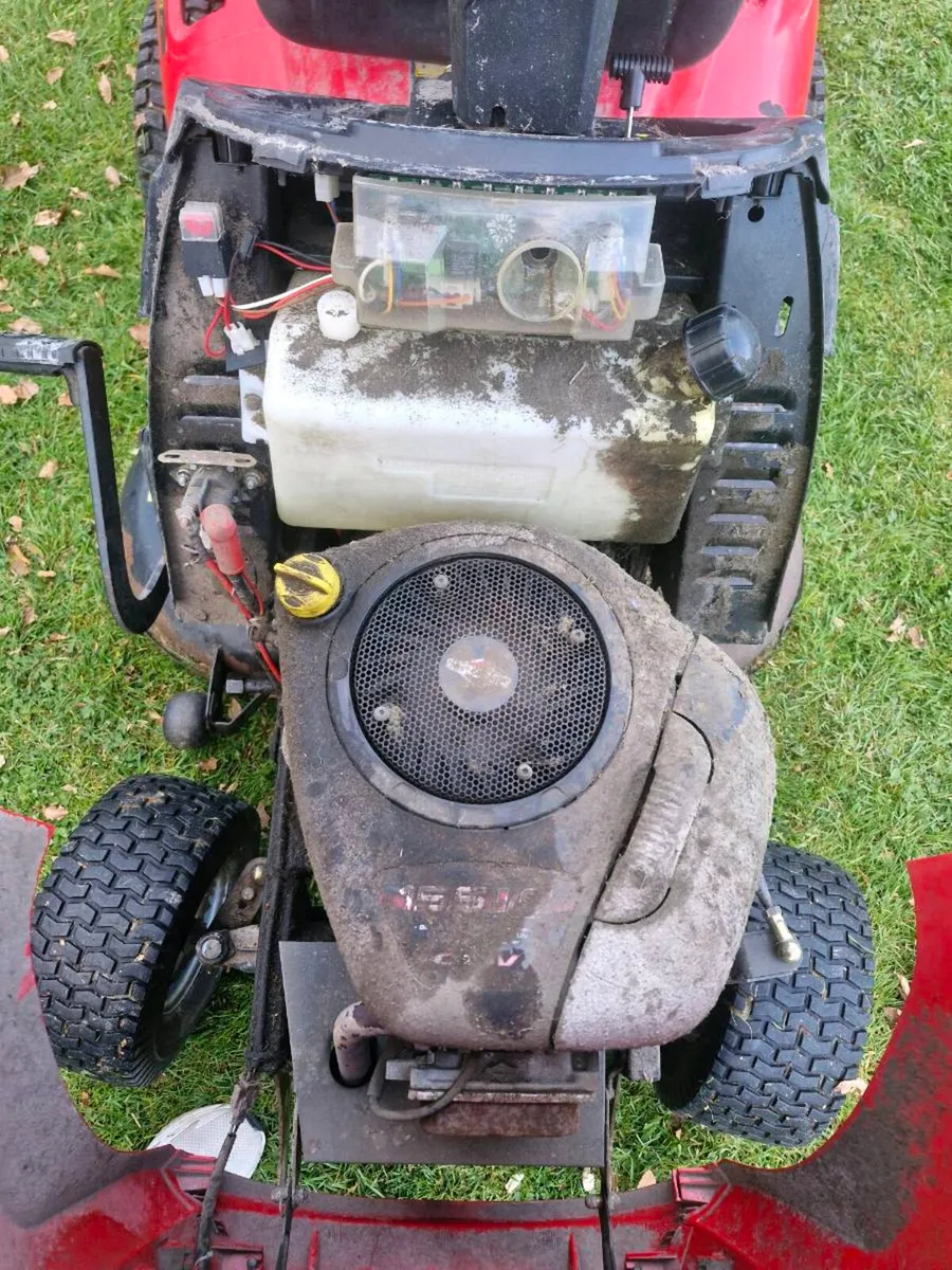 Castlegarden ride on mower Delivery available - Image 2