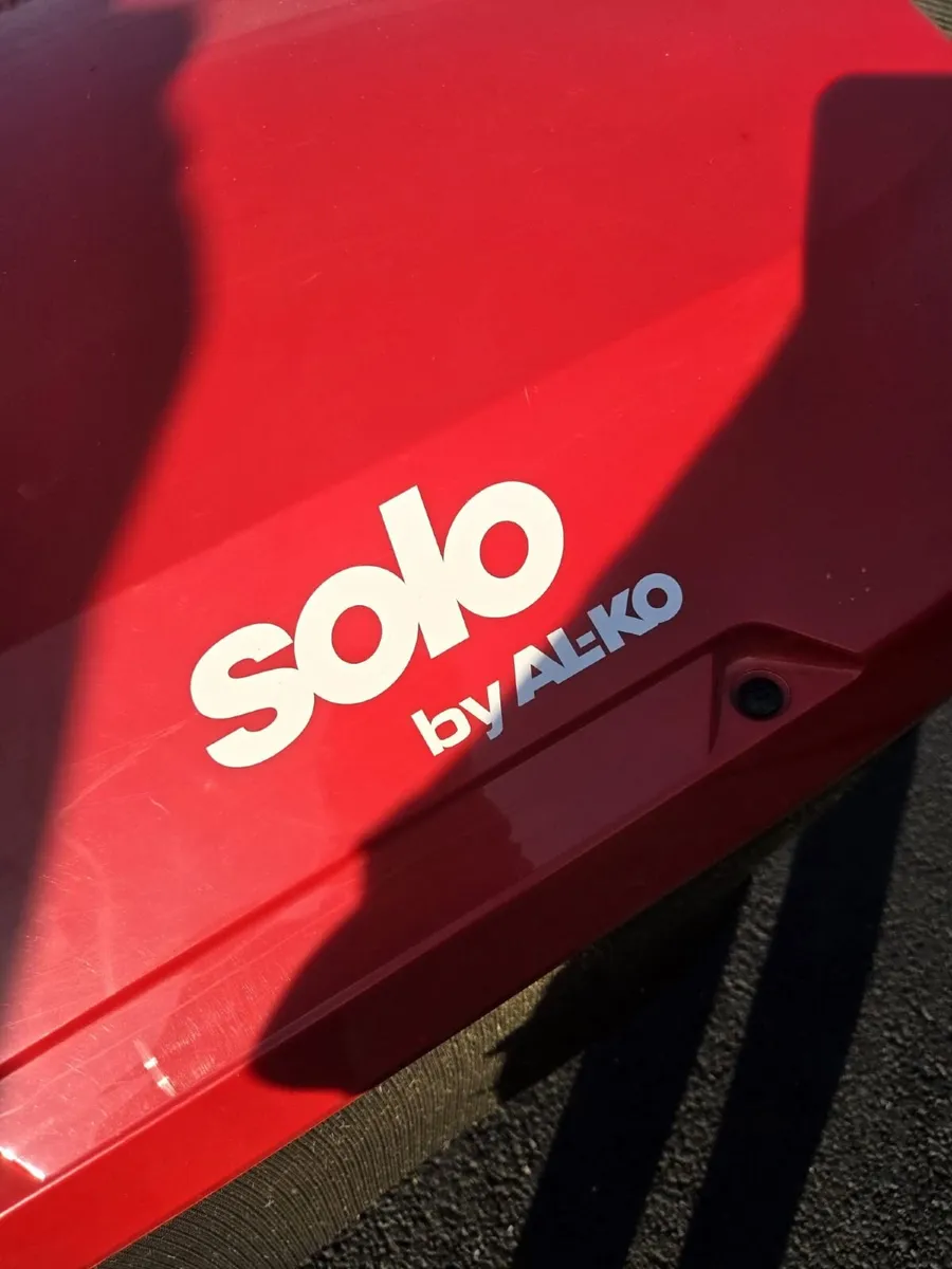 Ride on lawnmower - Image 1