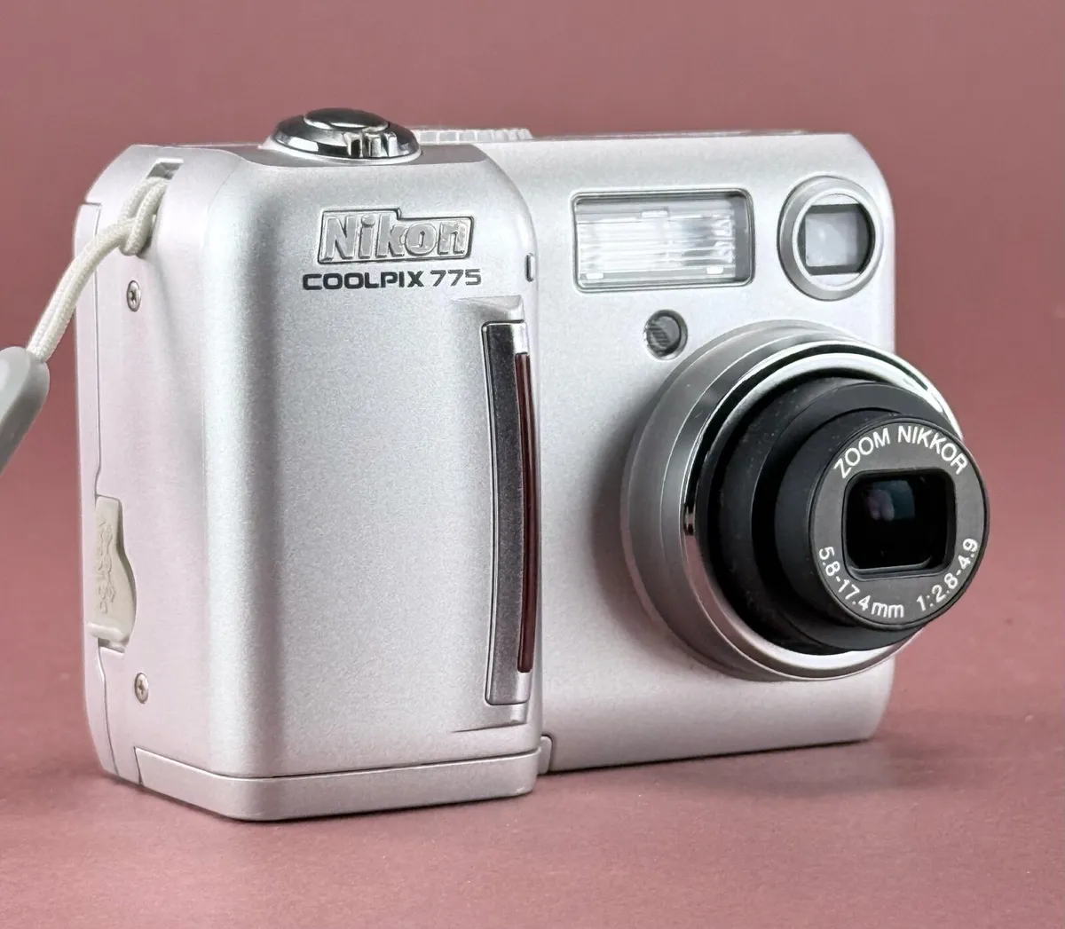 Nikon Coolpix 775 2MP Digital Camera - Image 4