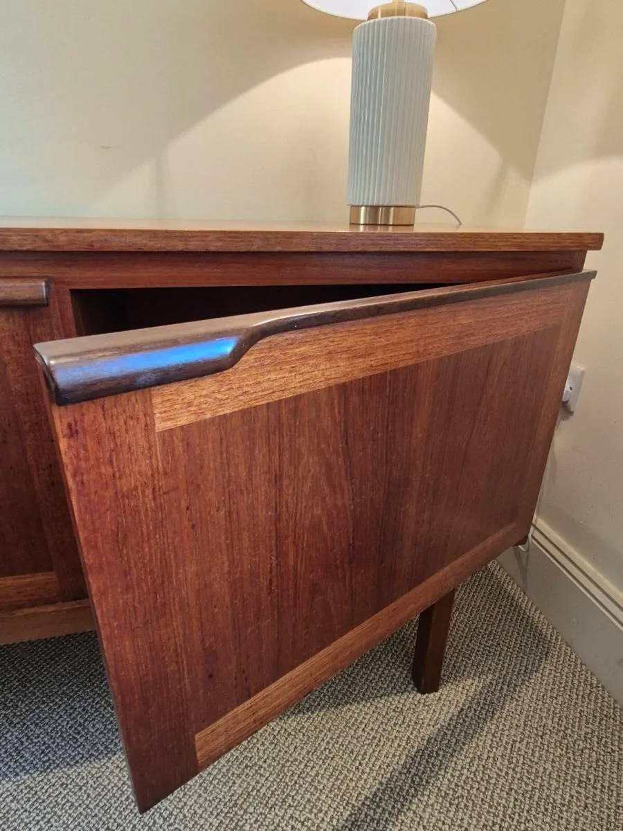 Mid Century sideboard - Image 3