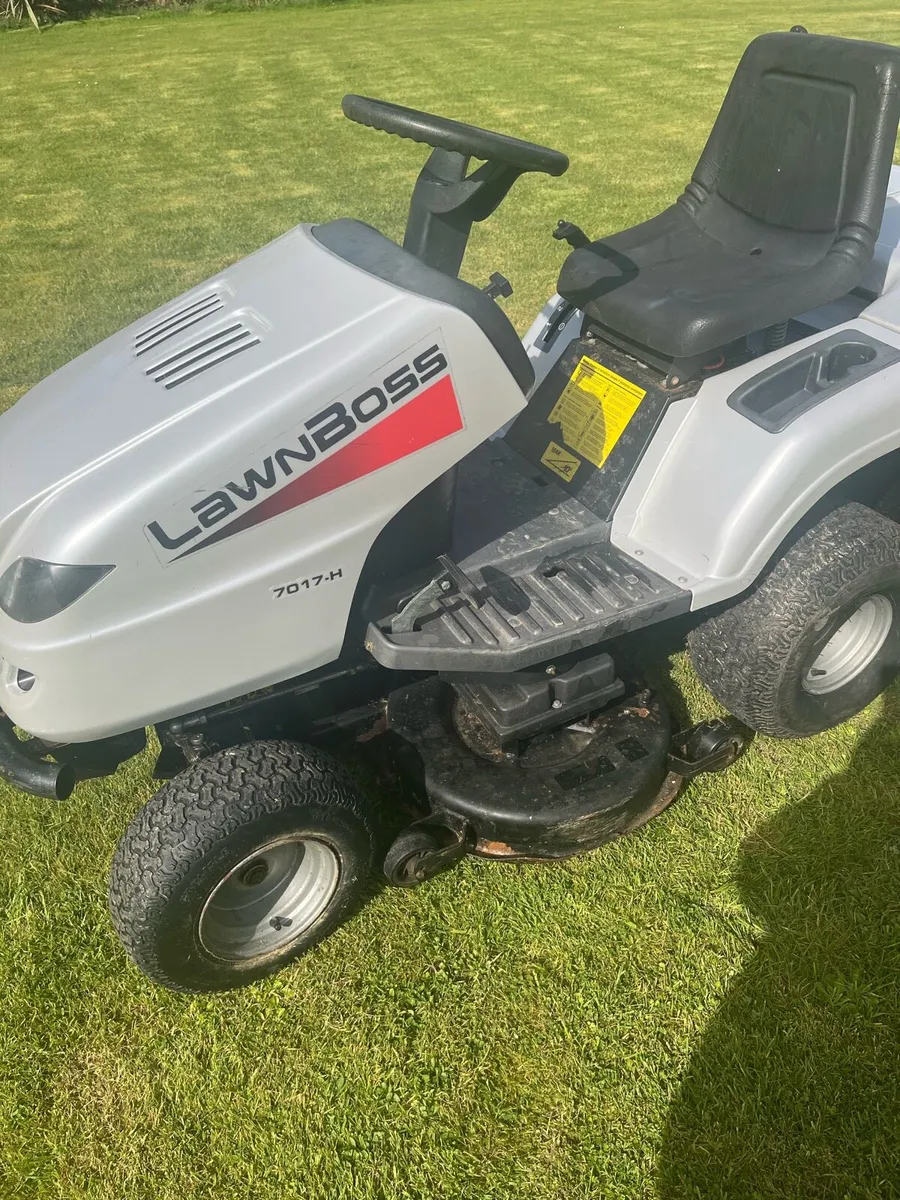 Ride on mower. - Image 2