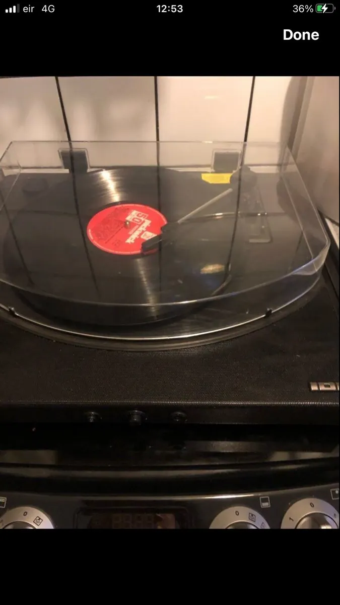 Record player and records €130 - Image 1