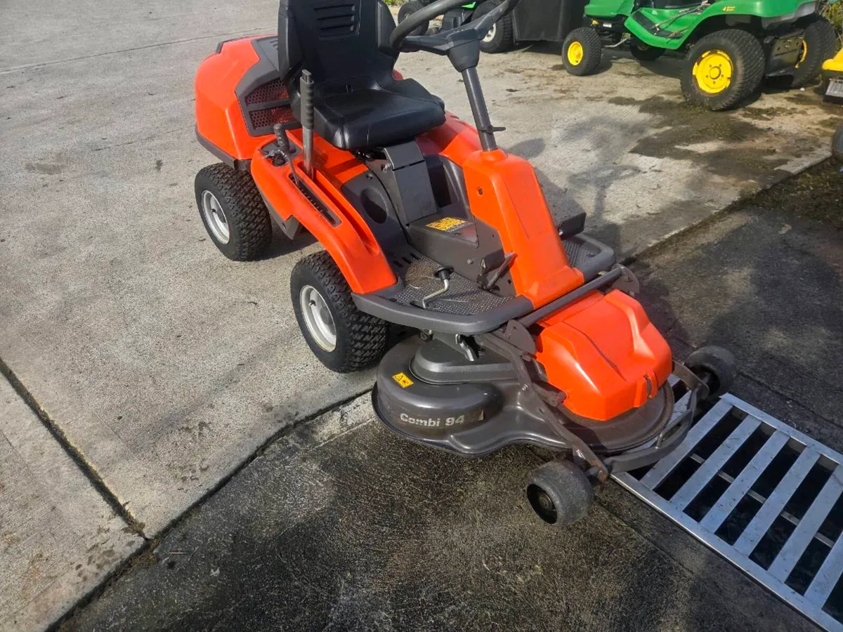 Husquvana front deck lawnmower for sale - Image 2