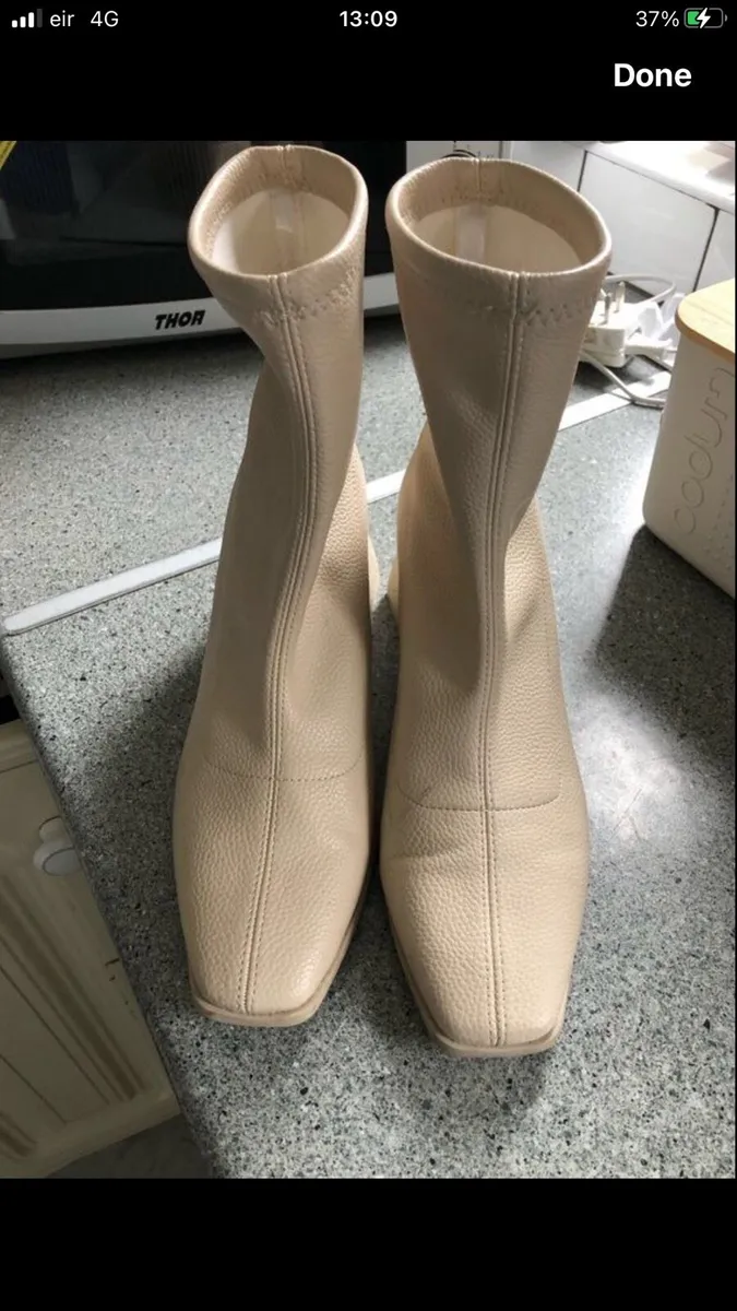 Ladies boots size 6 €5 - Image 4