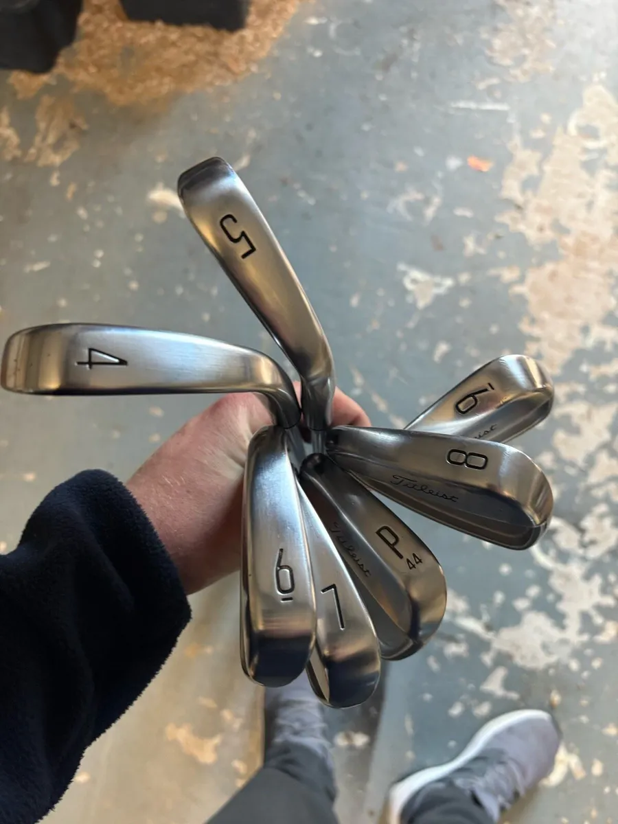 Left Hand Titleist t150 irons 4-pw - Image 4
