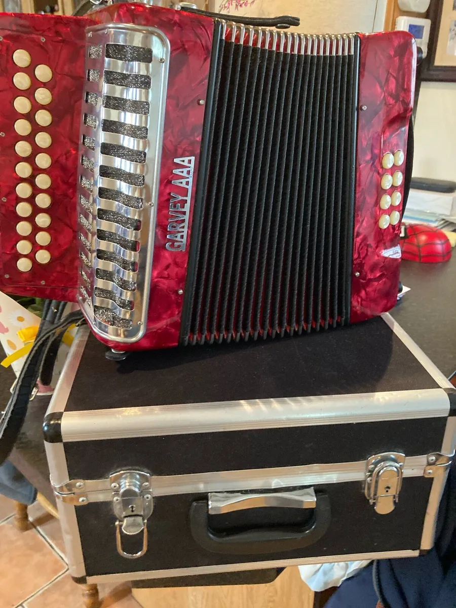 GARVEY AAA ACCORDIAN - Image 3