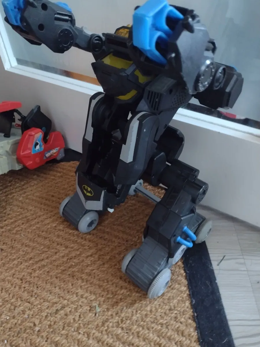Large batman transformer toy - Image 2