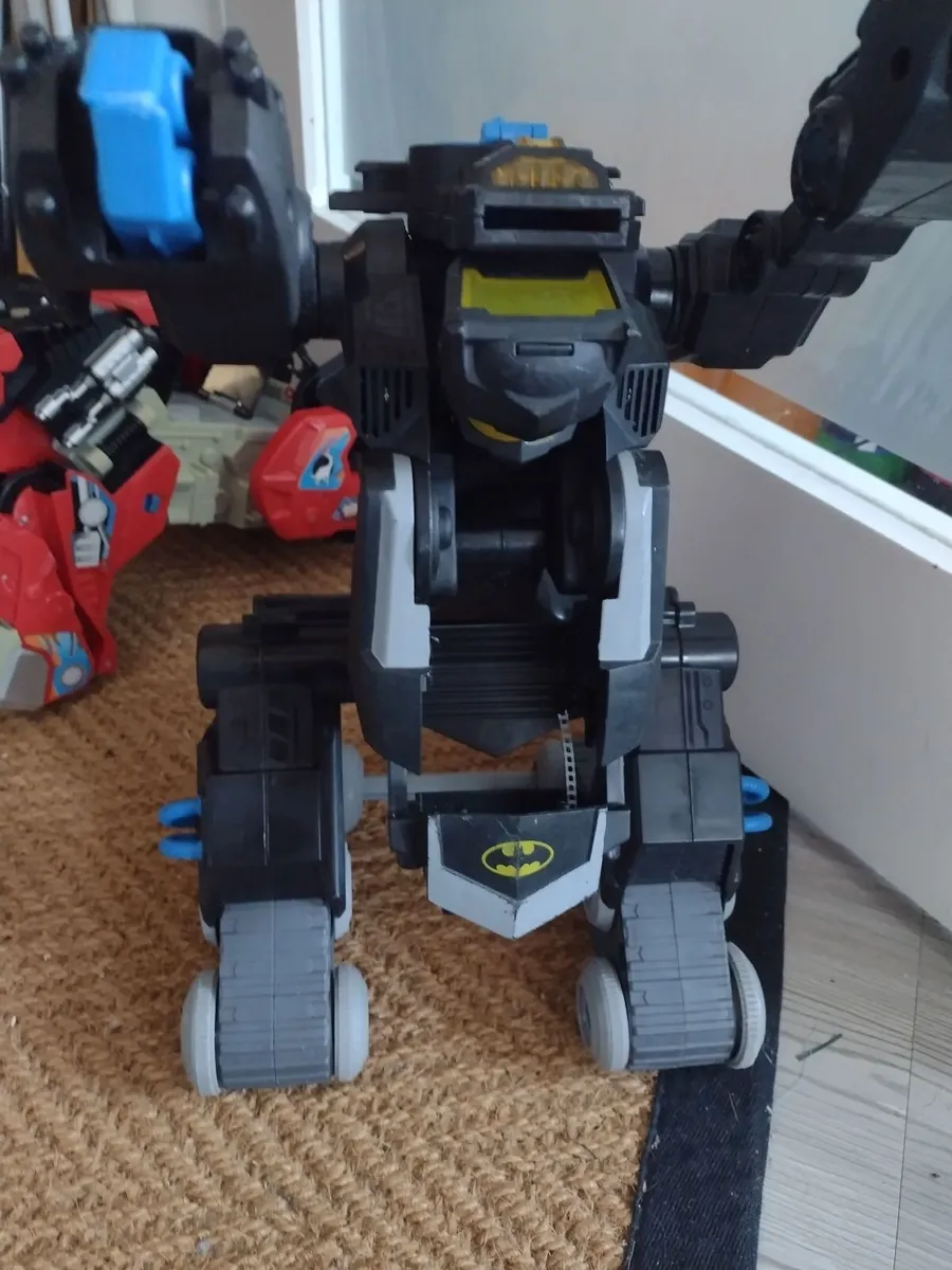 Large batman transformer toy - Image 3