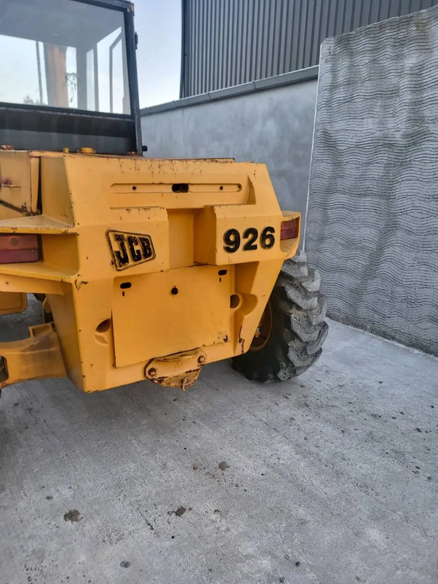 Fork lift 4 WD - Image 2